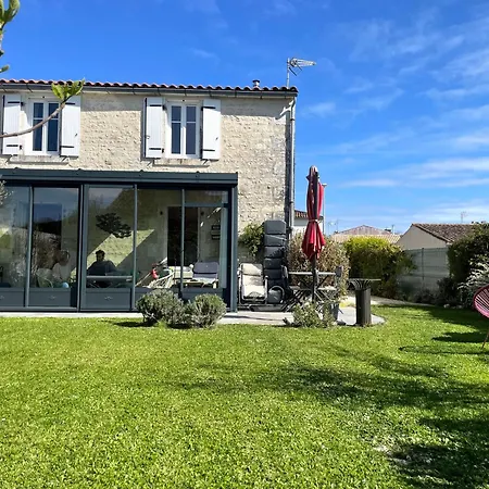 Holiday home ღ La Demeure - Maison Calme & Cosy, Wifi, Jardin Verines (Charente-Maritime)